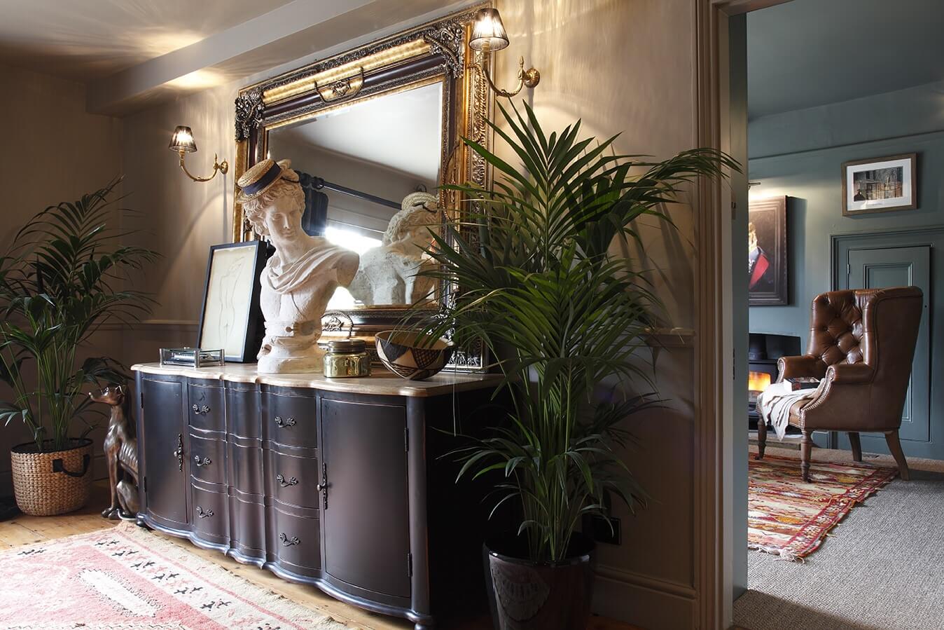 Elegant and dramatic entrance hall