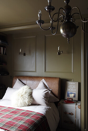 Gentleman's club style Bedroom