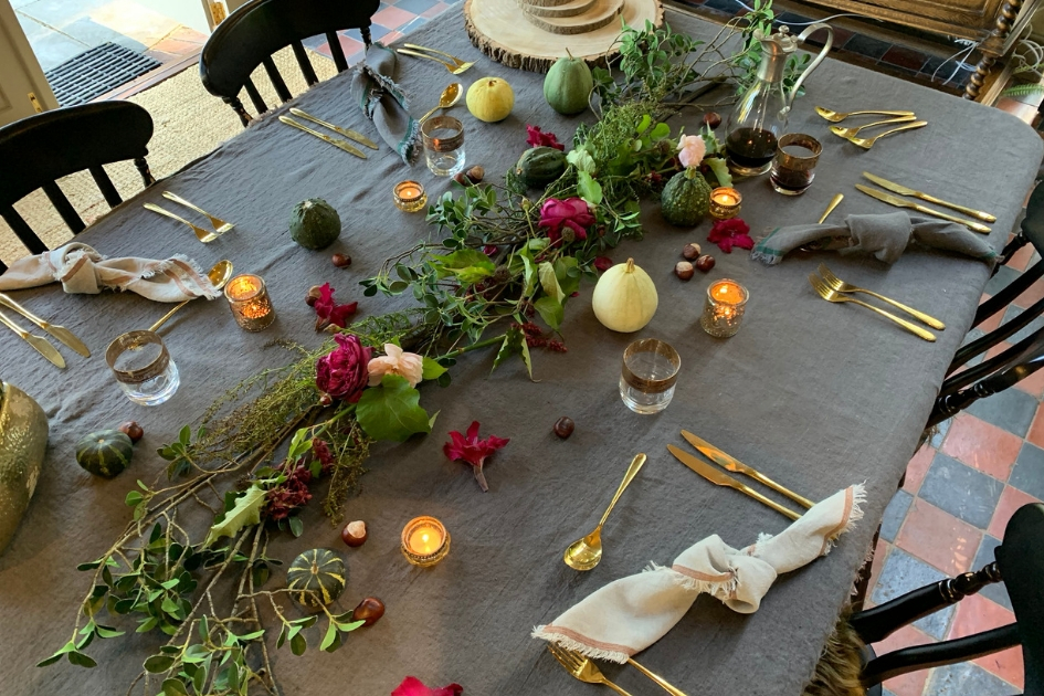 How to create an autumn table centre